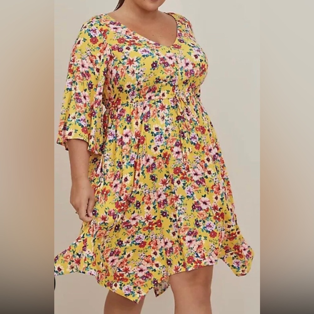 Torrid 3x BABYDOLL DRESS - STRETCH CHALLIS FLORAL YELLOW Plus size 3
